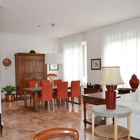 Apartament Mascagni 2 *